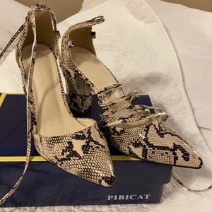 Woman shoes brand pibicat